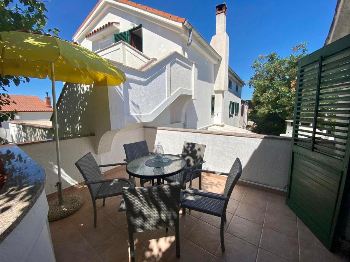 Apartments King - City Center Novalja Exterior foto